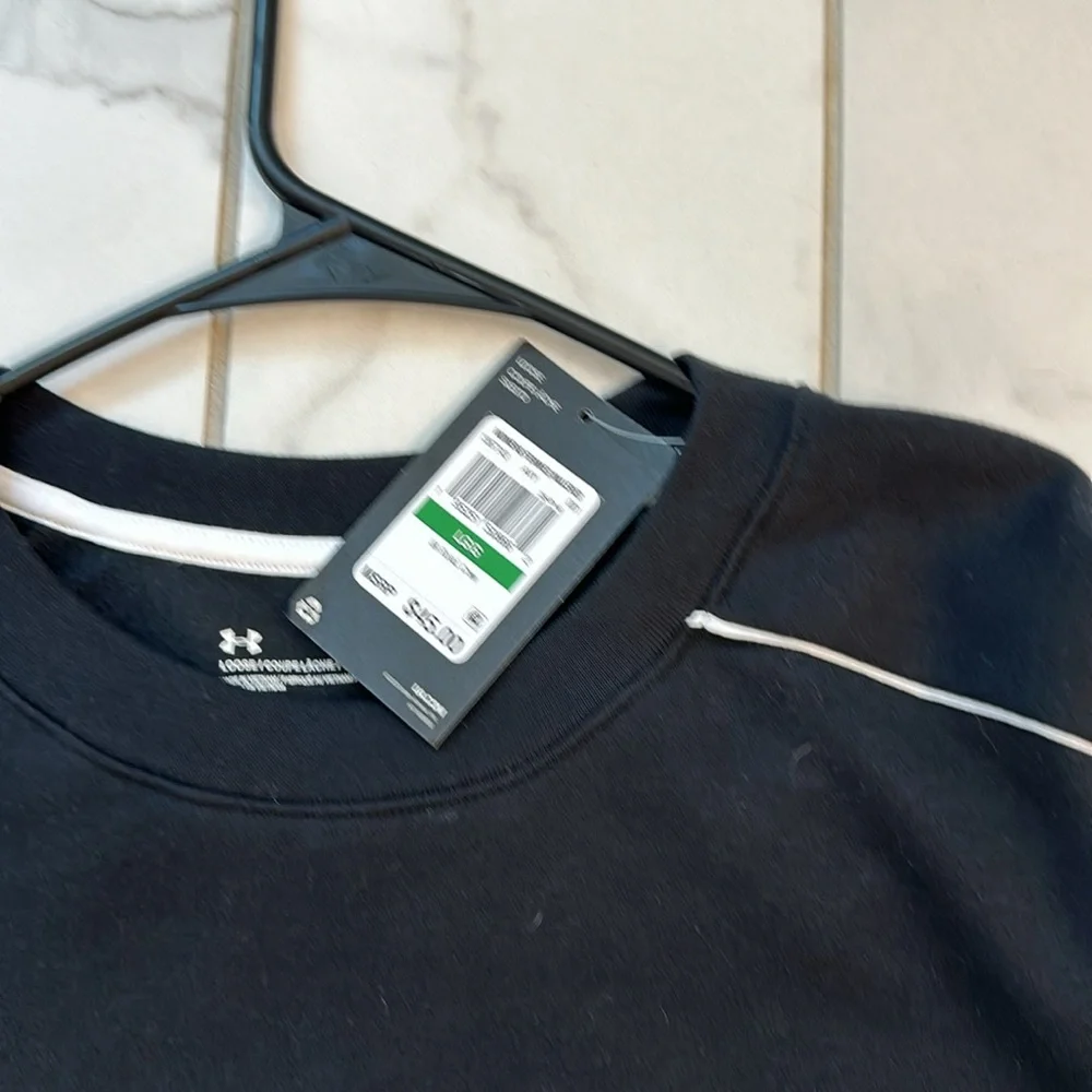 NWT Under Armour Sweatshirt - Picture 4 of 4